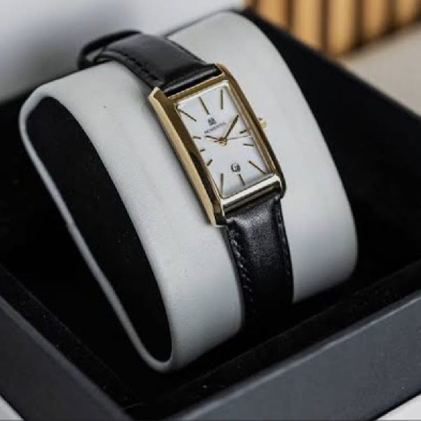Momentus watch